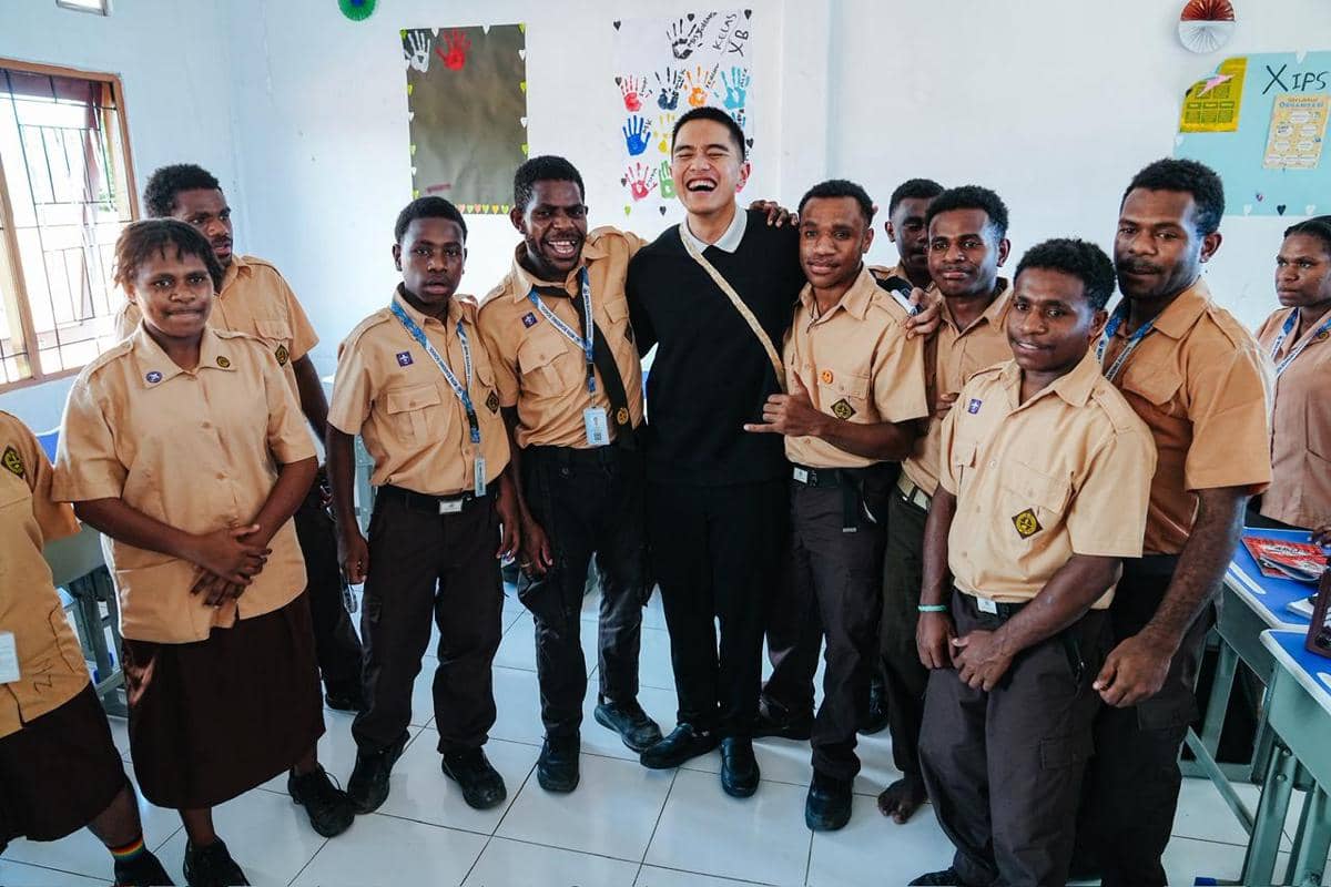 Momen Murid Sekolah di Nabire Titip Pesan untuk Pemerintah ke Kaesang