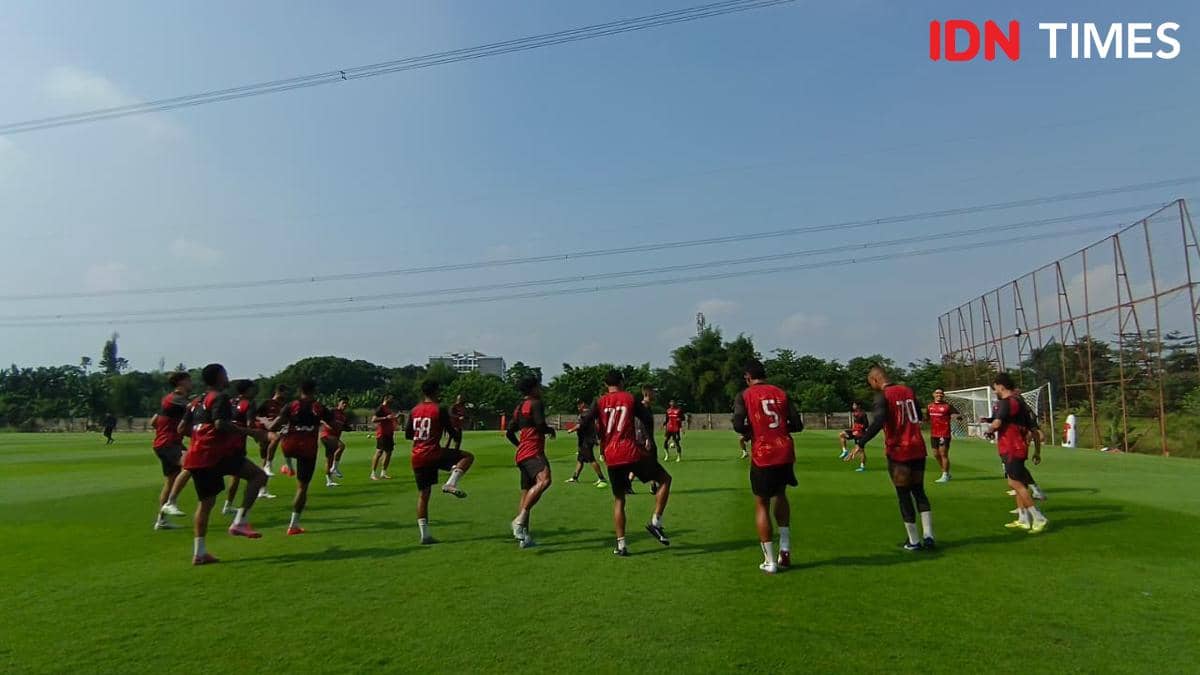 Sesi latihan Persija Jakarta di Bojongsari, Depok. 