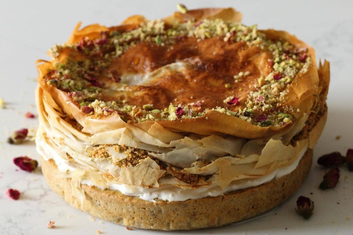 Resep Baklava Cheesecake, Fusion Dessert Timur Tengah yang Creamy