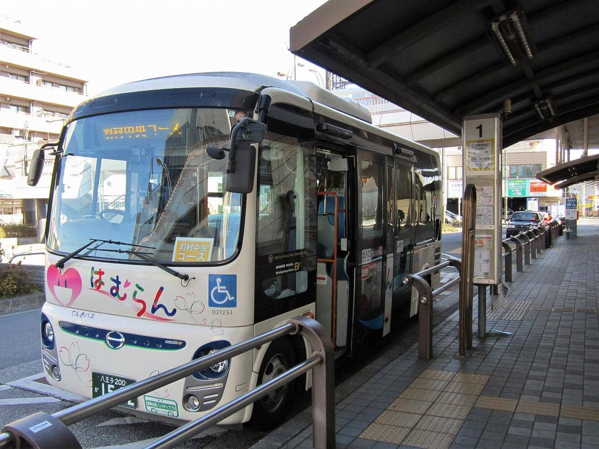 potret bus di Tokyo