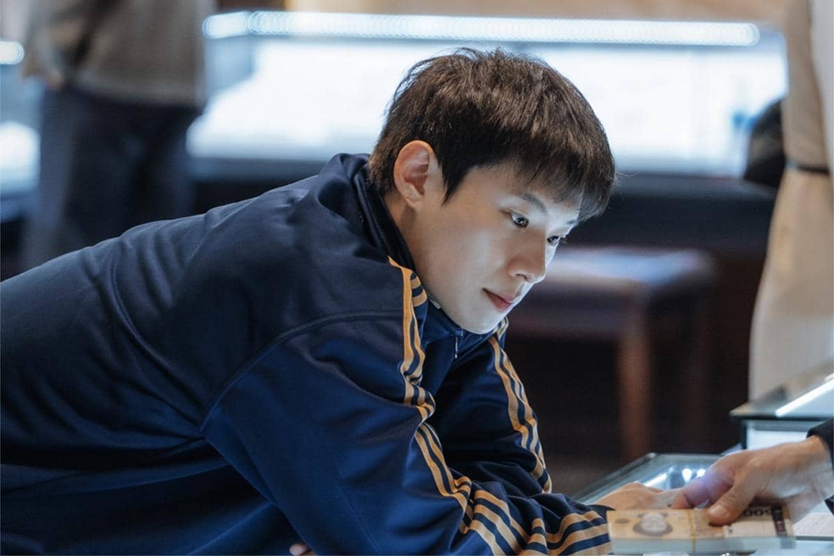 Kim Sung Cheol di drakor Gold Land
