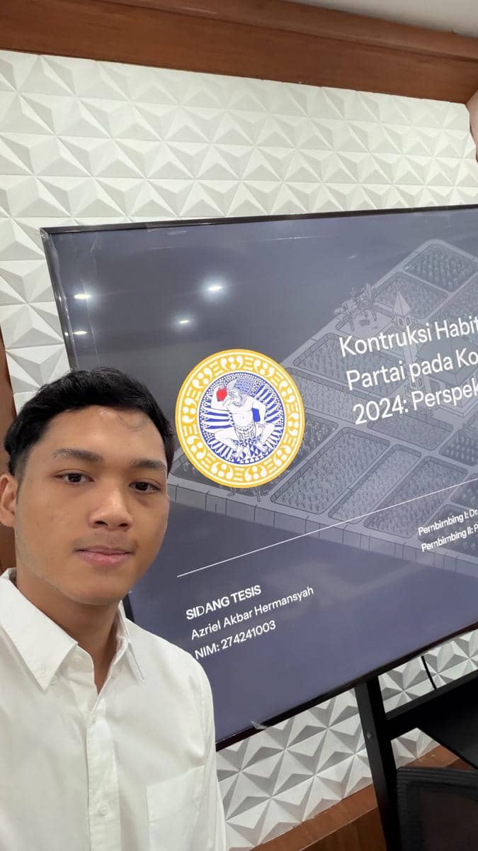  Azriel Hermansyah Ujian Tesis S2 (thread.com/azriel_hermansyah)