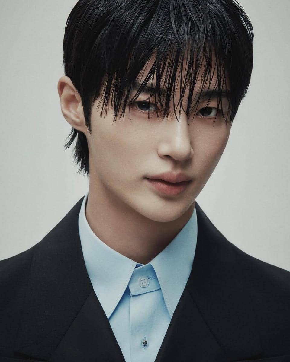 inspirasi gaya rambut pria ala Byeon Woo Seok