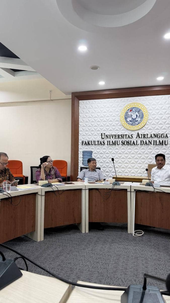 Azriel Hermansyah Ujian Tesis S2 (thread.com/azriel_hermansyah)