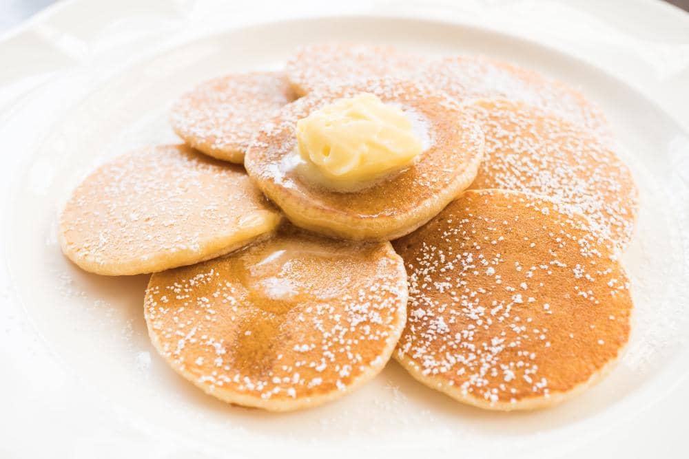 ilustrasi camilan poffertjes 