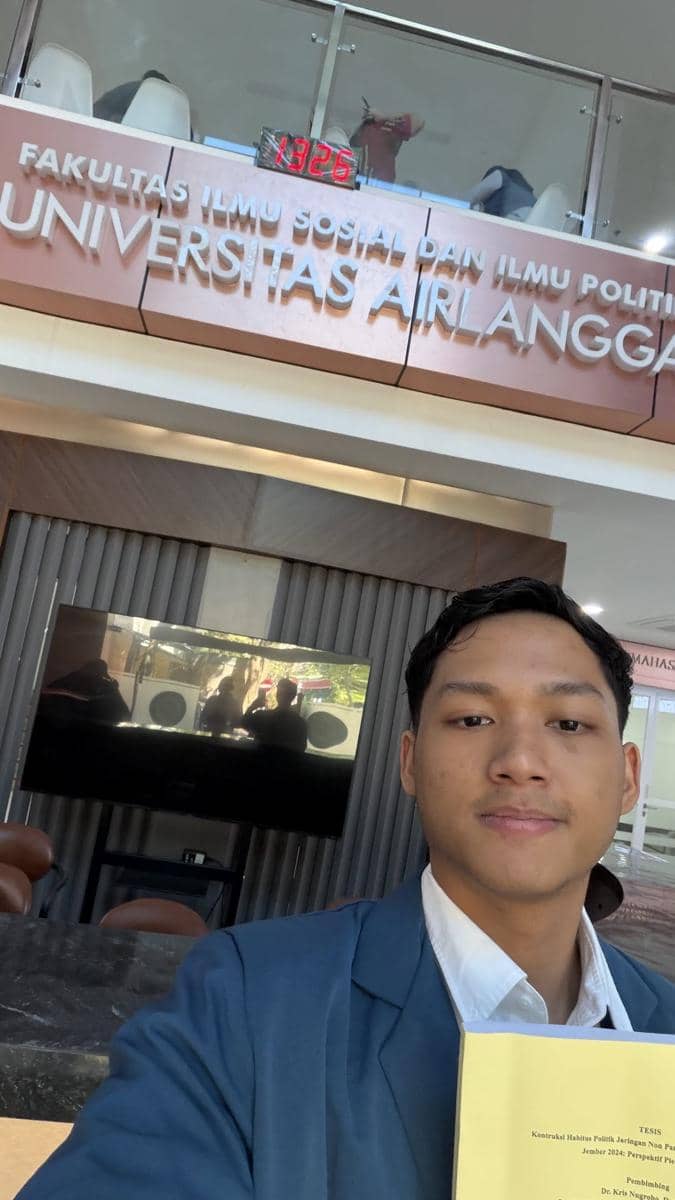  Azriel Hermansyah Ujian Tesis S2 (thread.com/azriel_hermansyah)