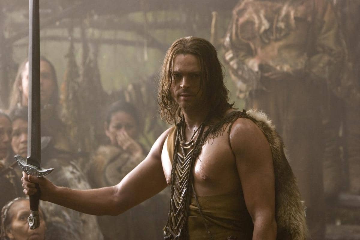 Karl Urban dalam film Pathfinder