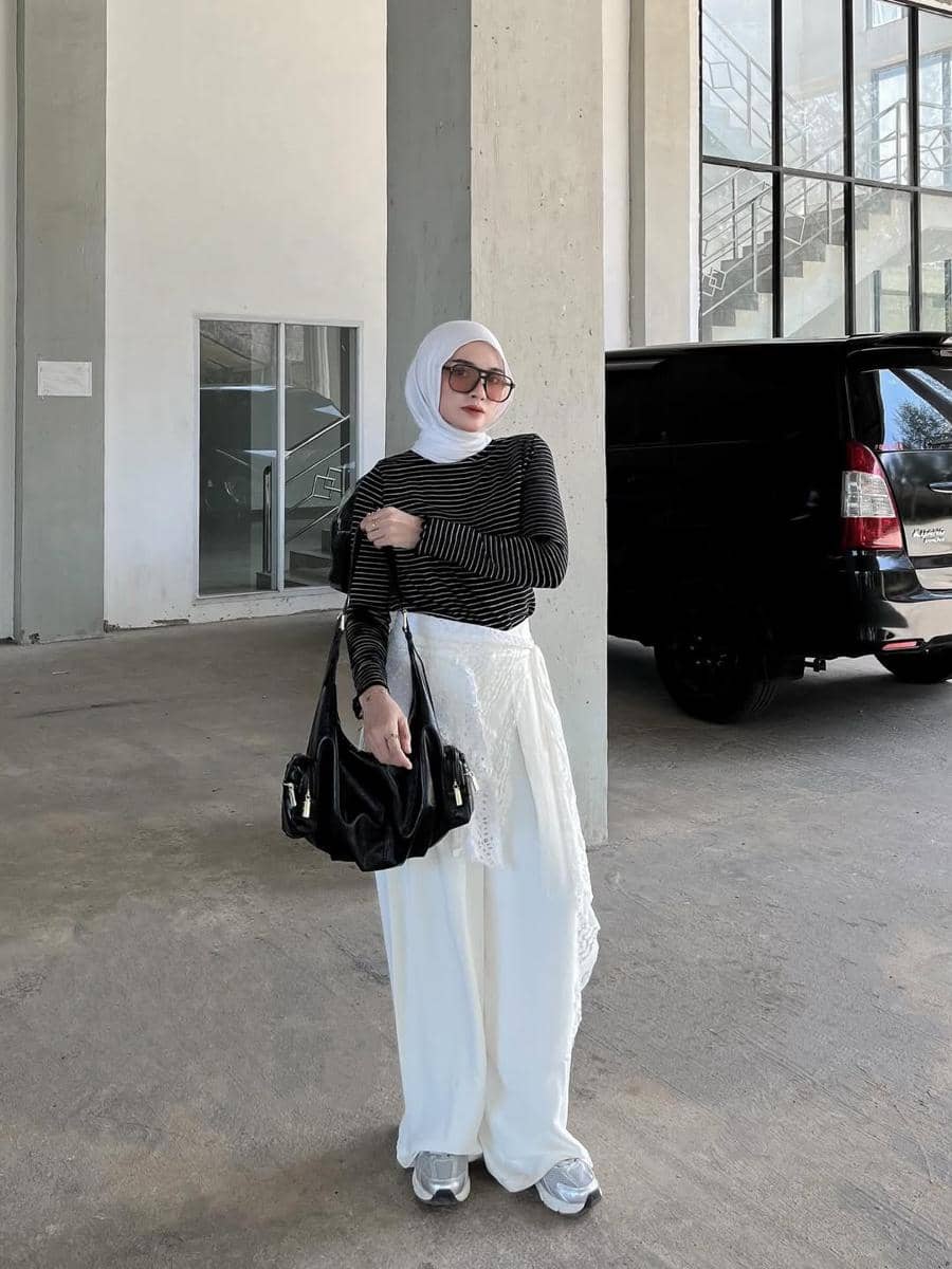 OOTD Monokrom ala Lisna Feri