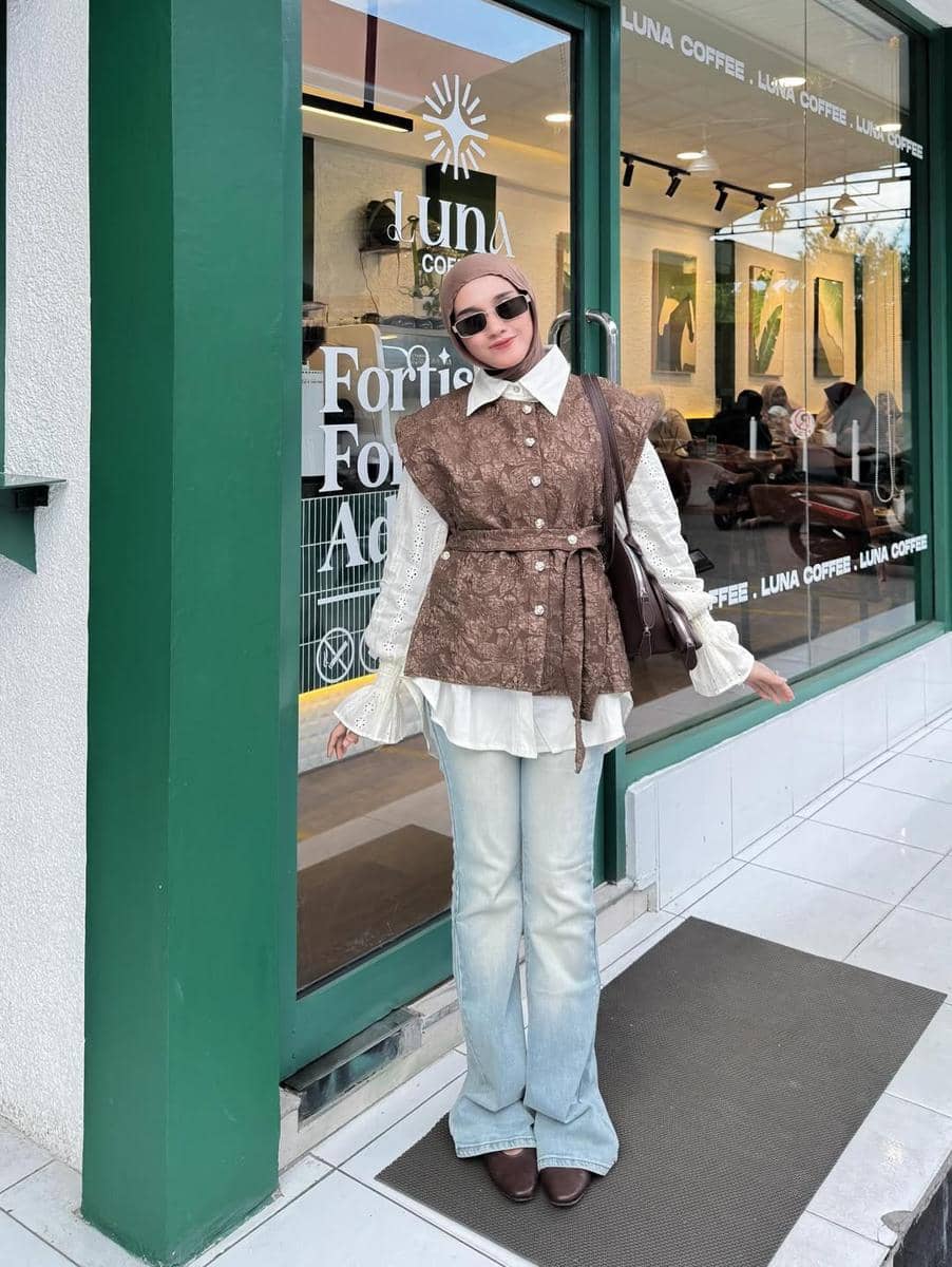 OOTD Blue Jeans ala Lisna Feri