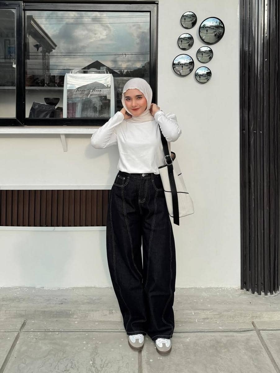 OOTD Monokrom ala Lisna Feri