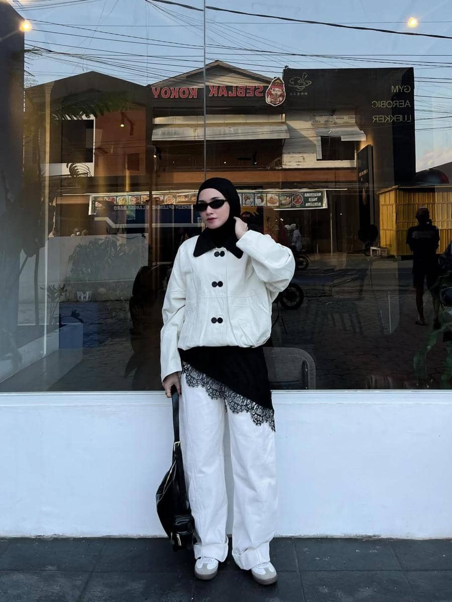OOTD Monokrom ala Lisna Feri