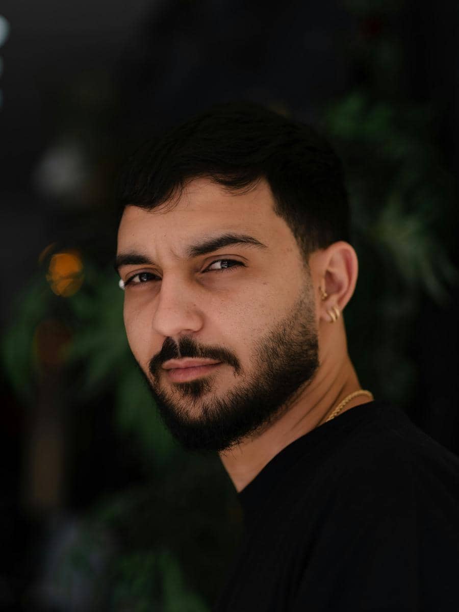 ilustrasi model jenggot extend goatee (unsplash.com/Levi Meir Clancy)