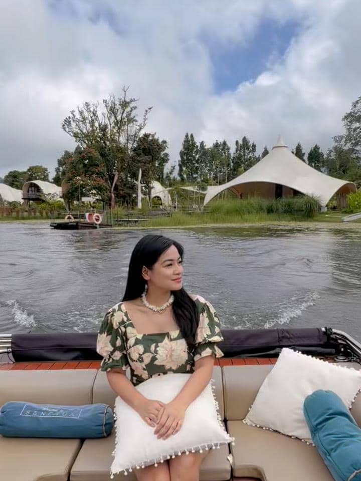 Titi Kamal Liburan di Bedugul