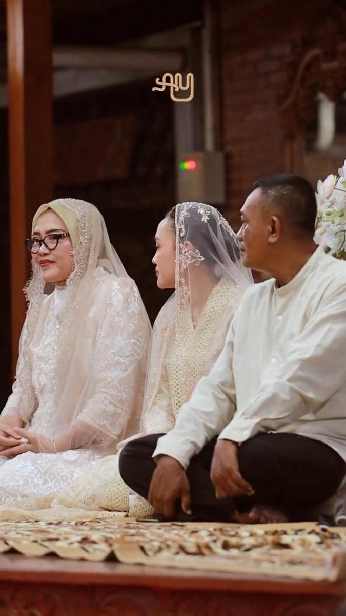 gaya keluarga di pernikahan anak Soimah