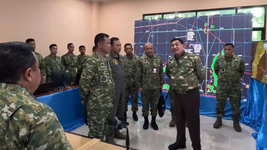5 Jet Tempur dan 3 Kapal Perang Kawal Prabowo Hadiri KTT ASEAN