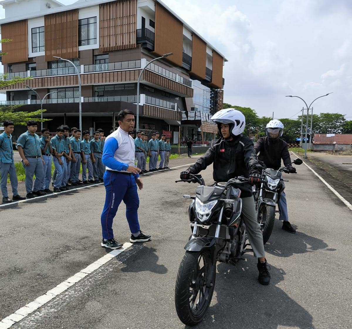 Indako Honda Bedah Strategi Cari Aman Jaga Jarak Bareng Siswa SMK
