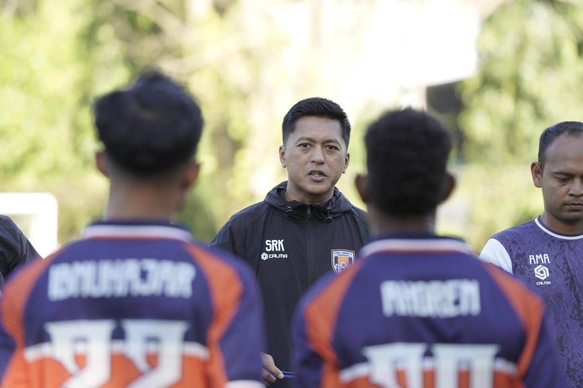 Sosok Stefan Keeltjes Kendal Tornado, Masuk Nominasi Best Coach 2025