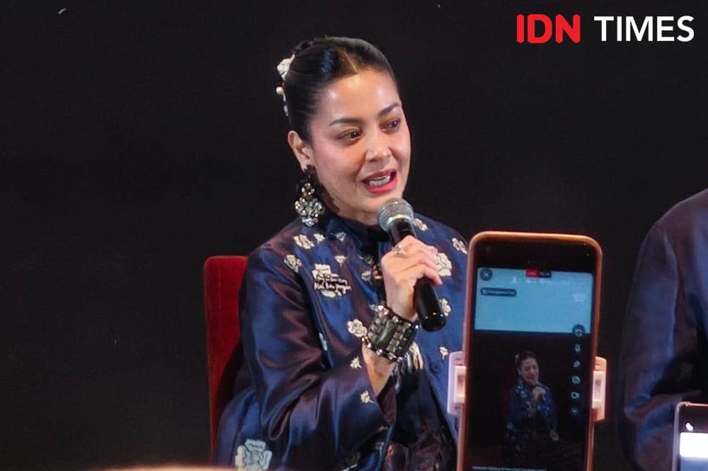 Potret Lulu Tobing saat konferensi pers film Yang Lain Boleh Hilang Asal Kau Jangan yang digelar di Jakarta, Jumat (8/5/2026)