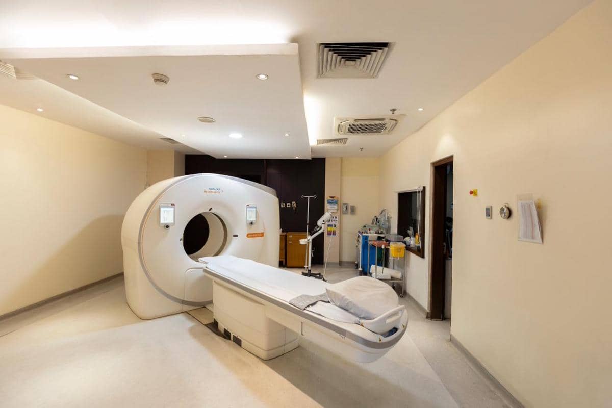 MRI 3T di Siloam Hospitals Lippo Village.