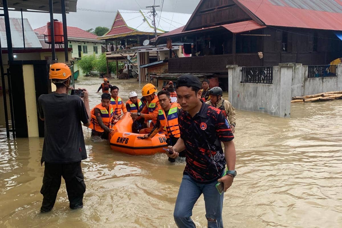 Banjir Rendam Wilayah Bone: Dua Orang Tewas, 67 Warga Dievakuasi