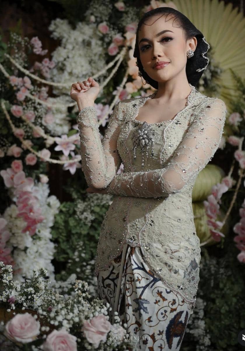 Yosika Ayumi 