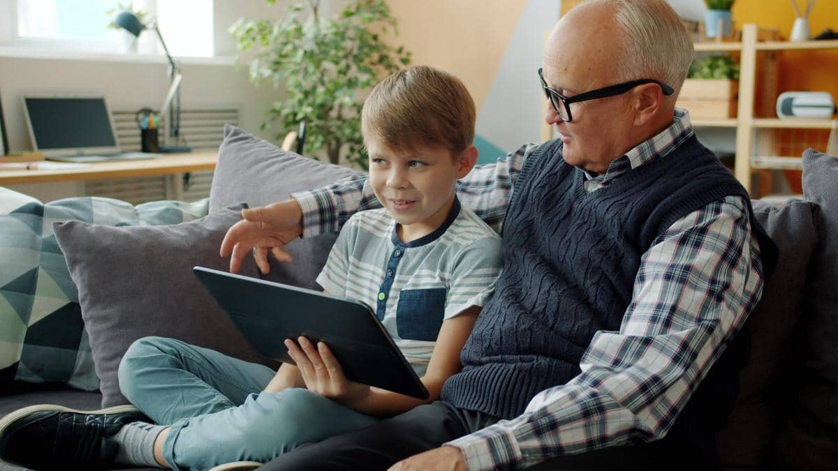 Wamenkomidigi Sebut Algoritma Bisa Bentuk Cara Berpikir Publik