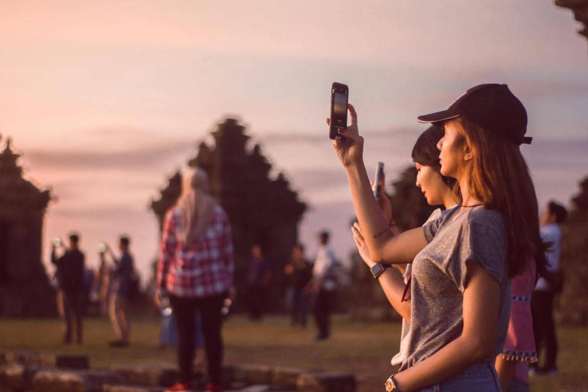 ilustrasi foto traveling