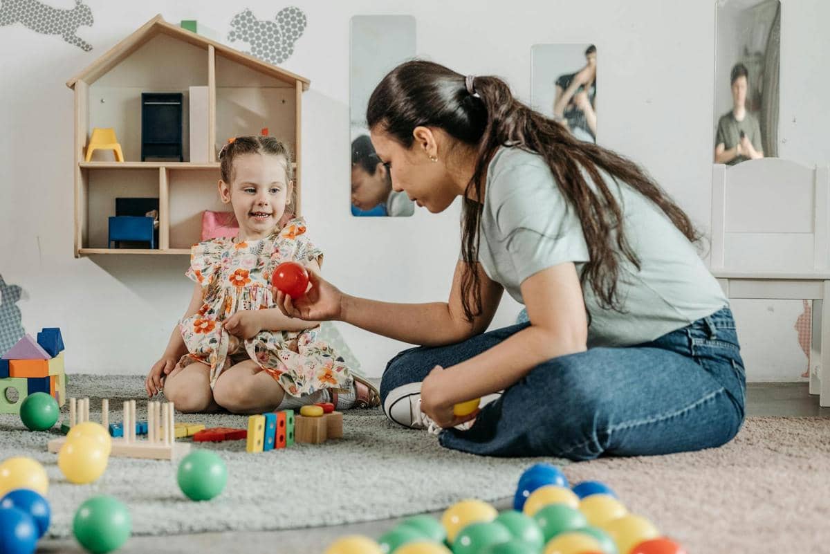 ilustrasi kegiatan anak di daycare