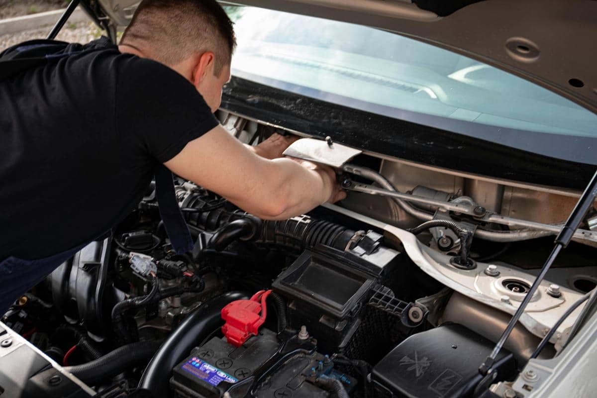 3 Tindakan Tepat Saat Mesin Mobil Mengalami Overheating