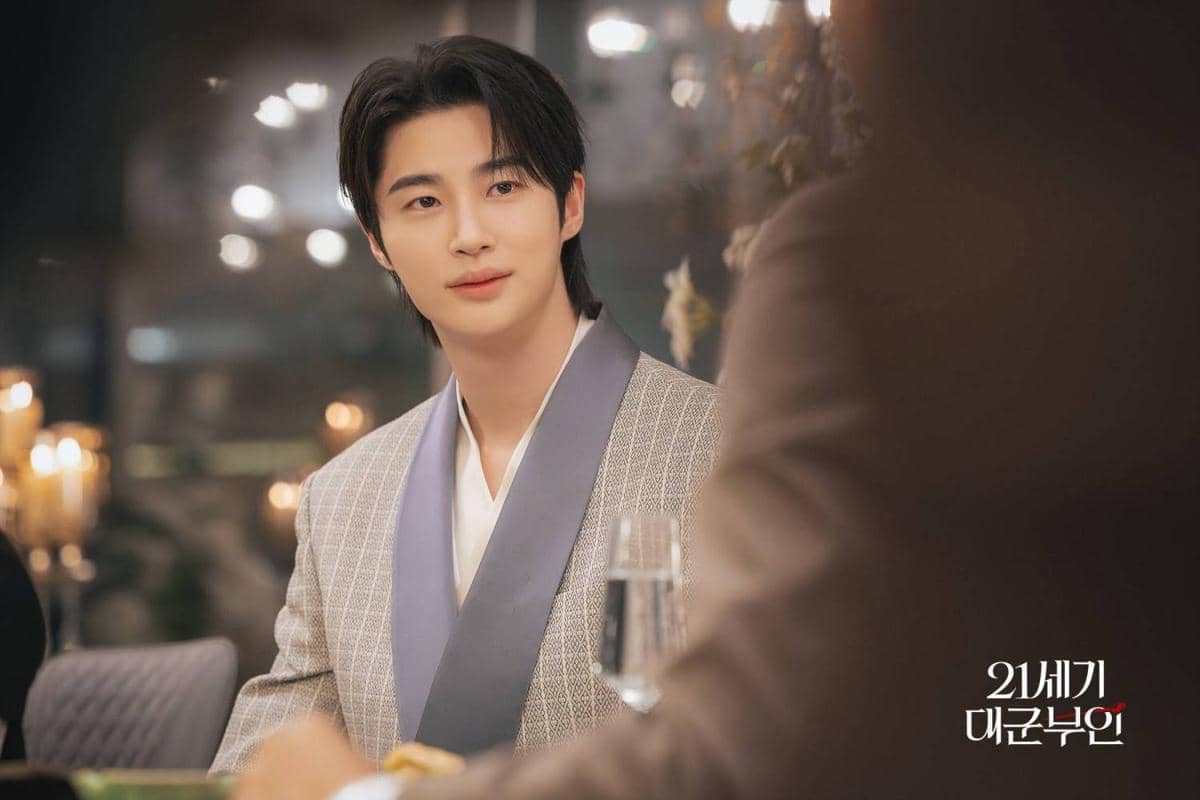 Still cut drama Perfect Crown