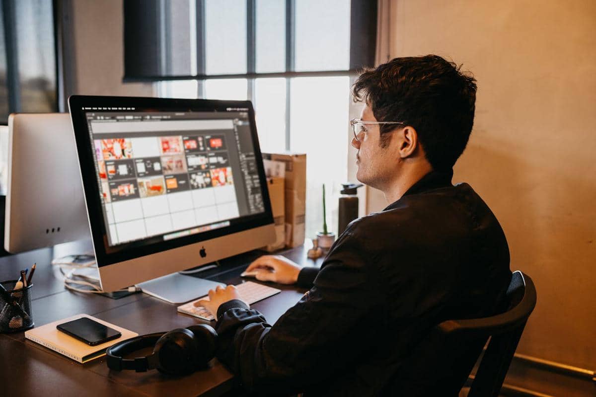 ilustrasi kantor media
