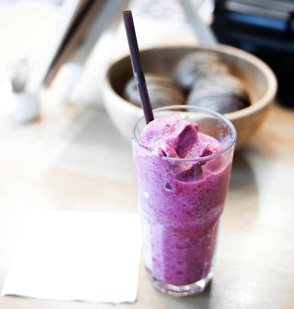 ilustrasi ube milkshake vanilla