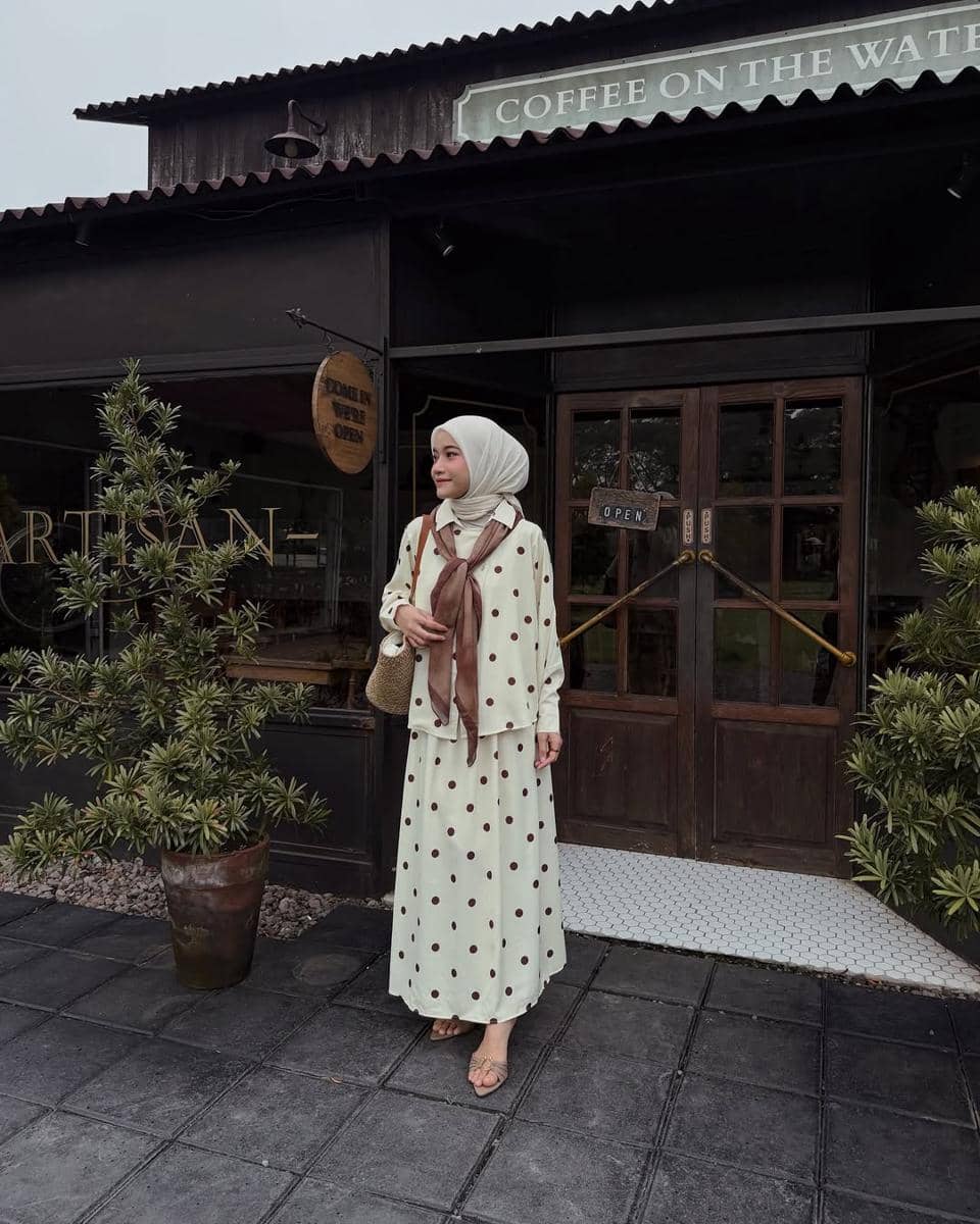 Ide OOTD polkadot hijab