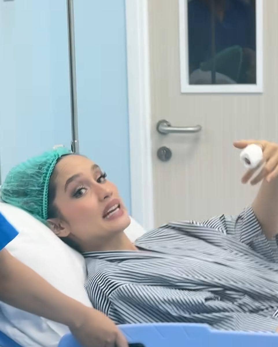 Cinta Laura jalani operasi jarinya kena pisau
