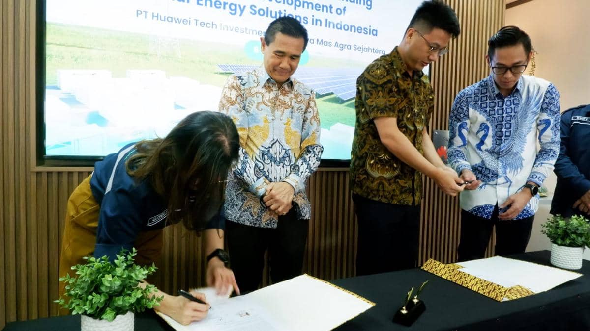 Dian Solar Luncurkan Solar Innovation Hub, Pantau PLTS Secara Real-Time. 
