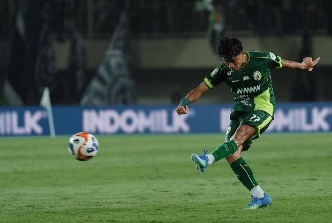 PSS Sleman tertinggal dua gol dari Garudayaksa FC pada babak pertama final Championship 2025/2026 di Stadion Maguwoharjo, Sleman, Sabtu (9/5