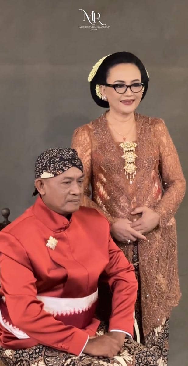 Gaya Keluarga di Acara Ngunduh Mantu Soimah (instagram.com/mamuktukangmakeup)