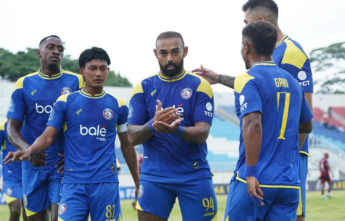 Arema FC Gulung PSM Makassar 3 Gol Tanpa Balas