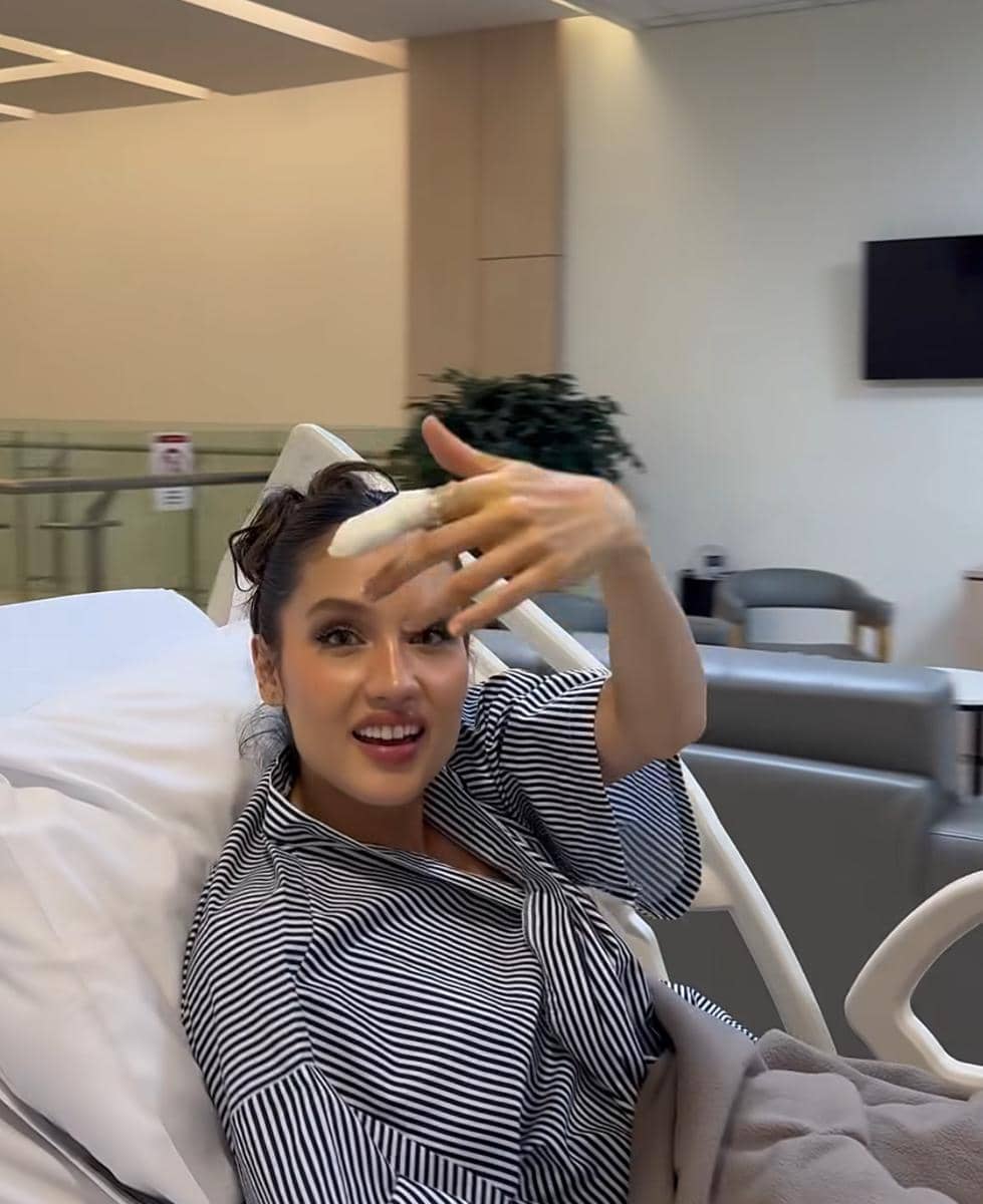 Cinta Laura jalani operasi jarinya kena pisau