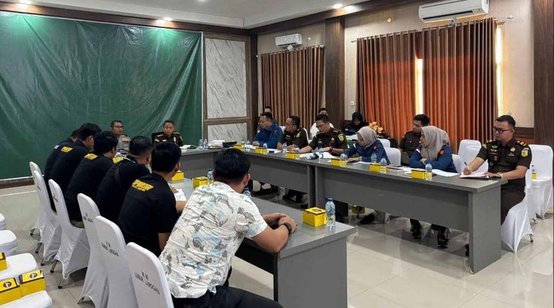Unit Tipidkor Satreskrim Polres Muratara dan Kejaksaan Negeri (Kejari) Lubuk Linggau menggelar ekspose perkara OTT.