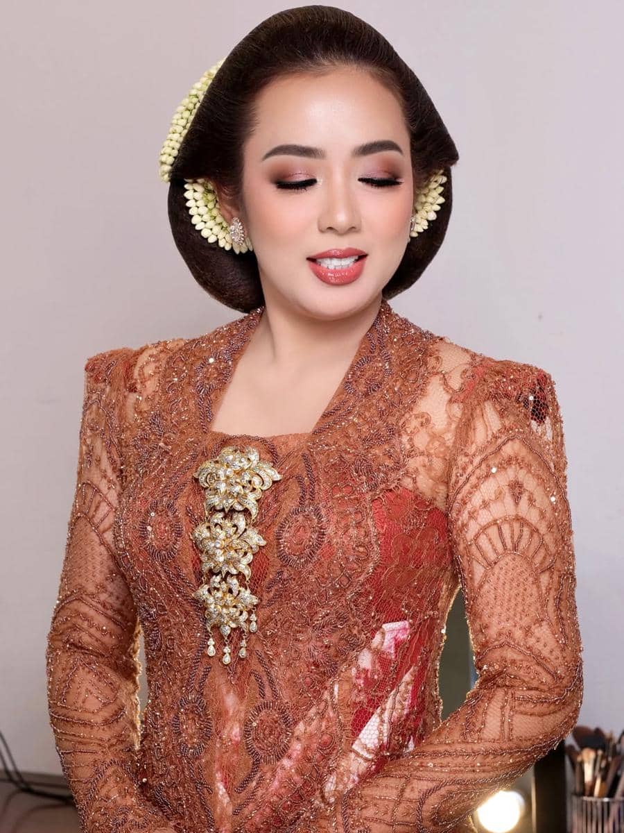 Gaya Keluarga di Acara Ngunduh Mantu Soimah (instagram.com/mamuktukangmakeup)