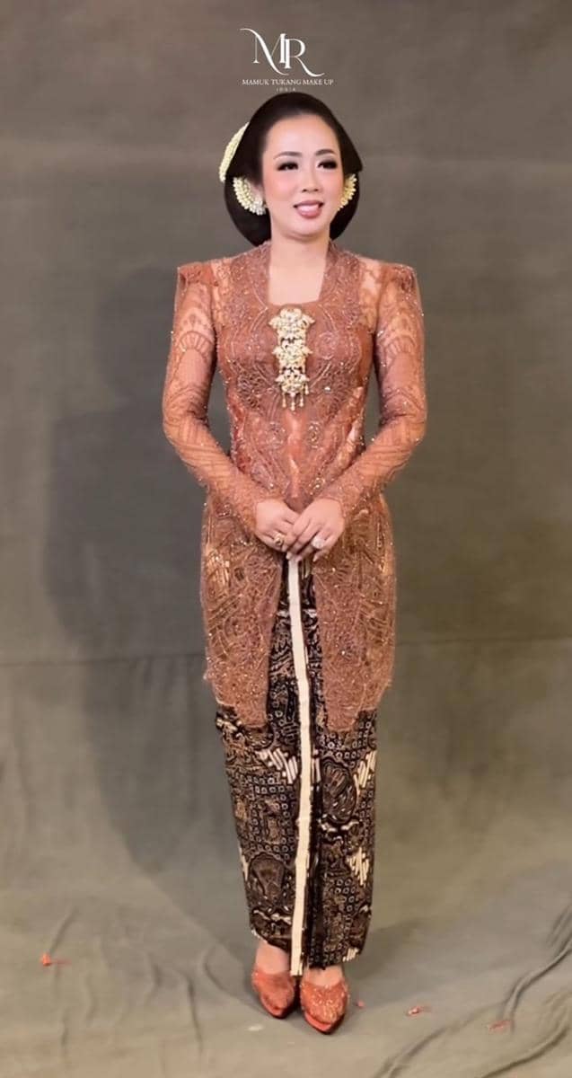 Gaya Keluarga di Acara Ngunduh Mantu Soimah (instagram.com/mamuktukangmakeup)