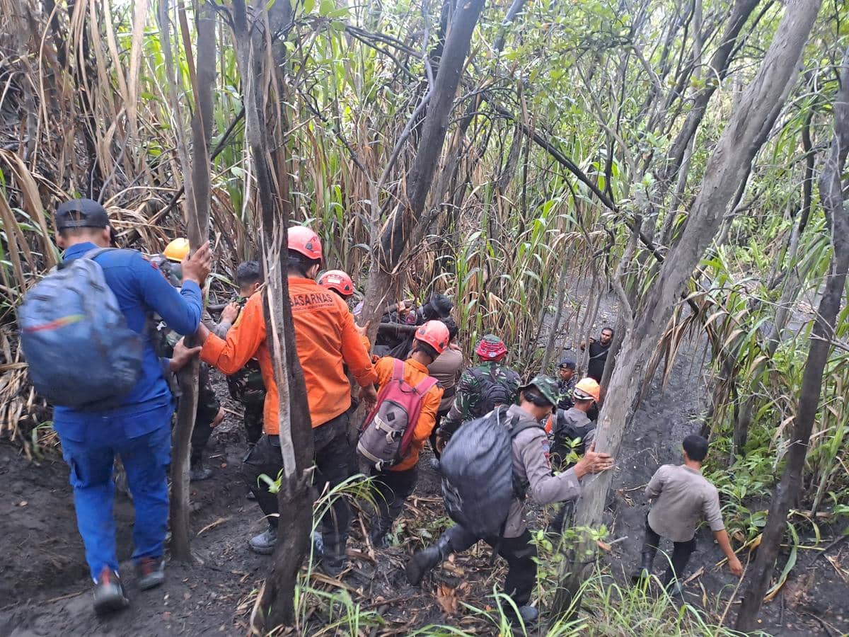 Pendaki WNI Ditemukan Meninggal di Gunung Dukono, Dua WNA Masih Dicari