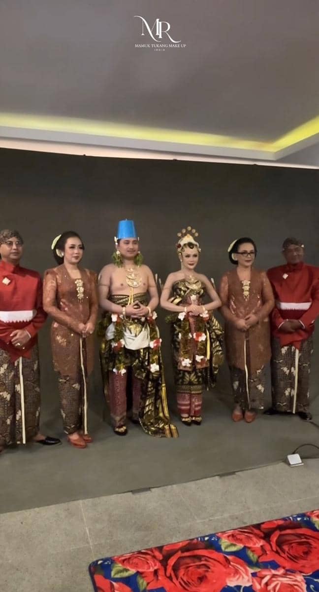 Gaya Keluarga di Acara Ngunduh Mantu Soimah (instagram.com/mamuktukangmakeup)
