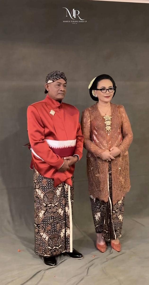 Gaya Keluarga di Acara Ngunduh Mantu Soimah (instagram.com/mamuktukangmakeup)