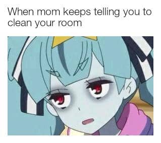 Ekspresi karakter anime berambut biru dengan wajah lelah dan mata merah, menggambarkan rasa bosan saat diminta membersihkan kamar.