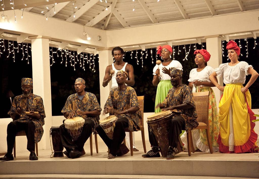 musik dan tarian menjadi bagian penting dari budaya Grenada.