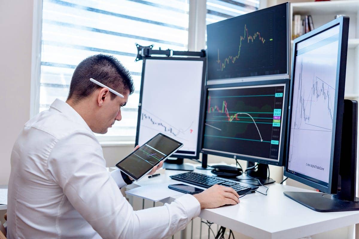 5 Perbedaan Investasi dan Spekulasi yang Sering Disalahartikan