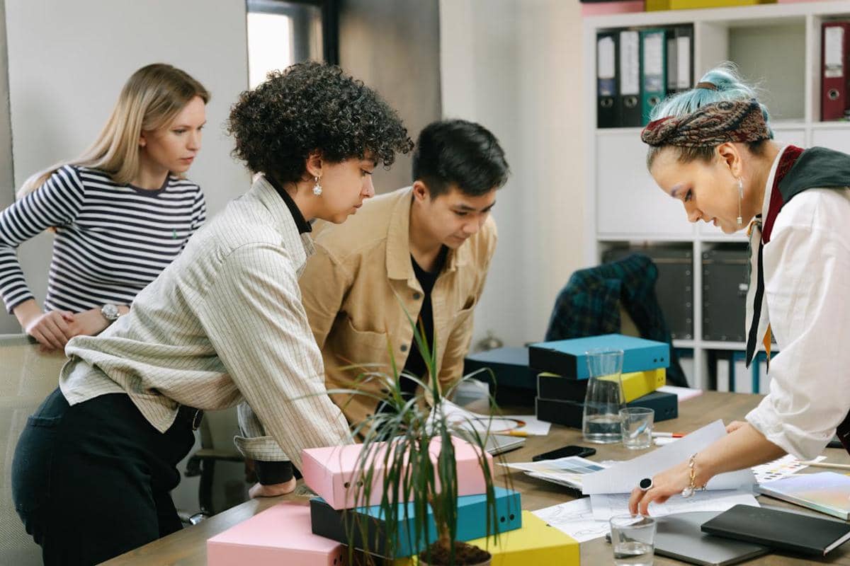 8 Tips Aman Berbisnis dengan Teman, Biar Gak Ribut di Kemudian Hari
