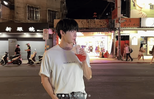 potret Doyoung NCT